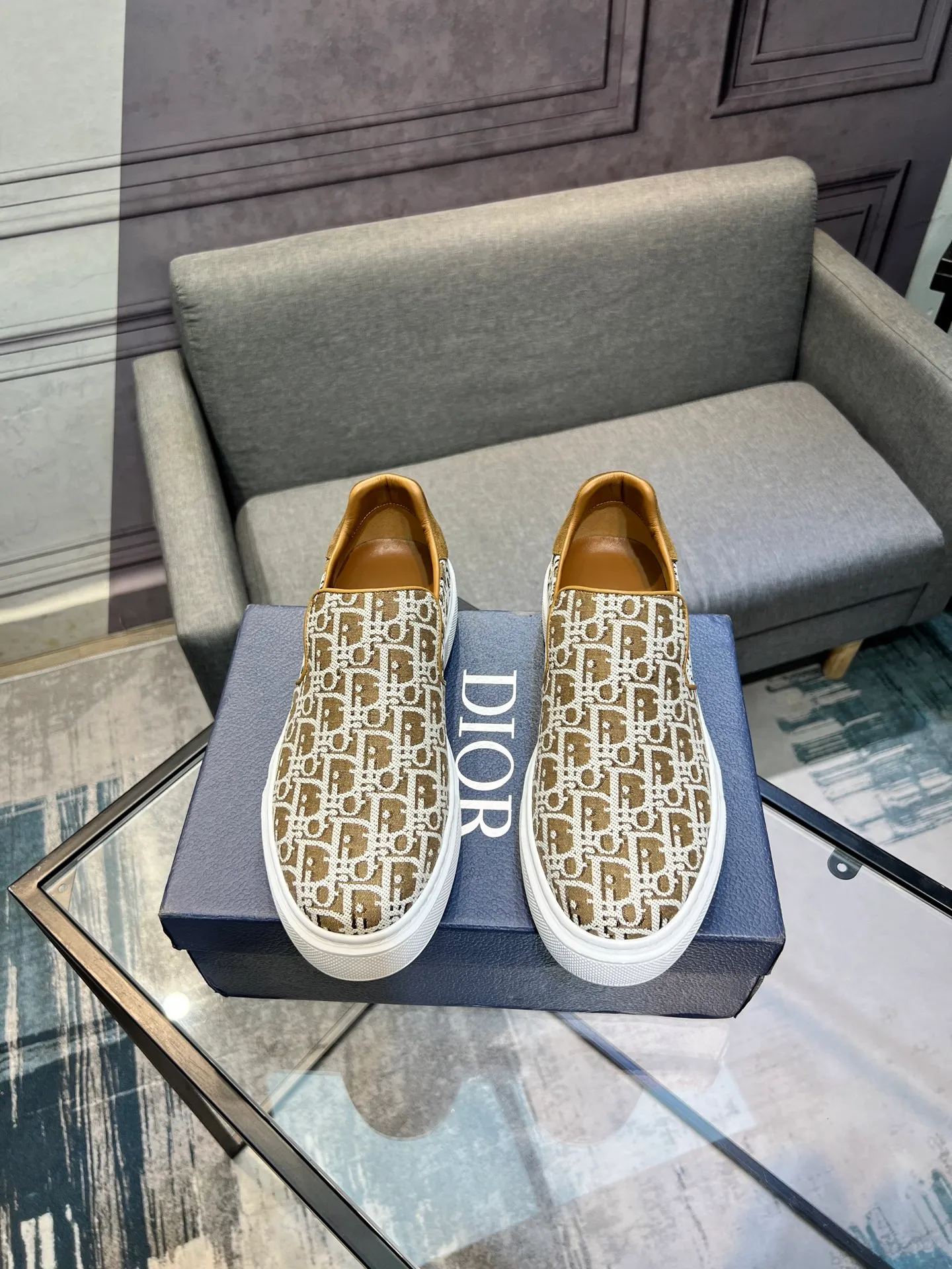 Men's shoes 💰380 The latest DiOr shipment, using imported top-grade jacquard fabric with cowhide design 👍 Breathable mesh lining, comfortable to wear, lightweight, original last mold, official website 1:1, private mold outsole, non-slip, color, multiple colors available, code number 38 to 44 (45 can be ordered)